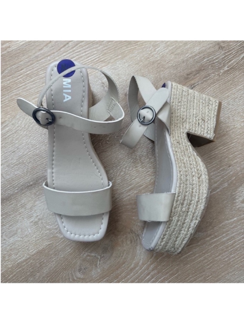 MรA Ivory Faux Leather Buckle Strap Chunky Heel Espadrille Platform NWT 8.5